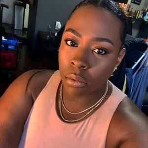 Meet your Posher, Jasmine